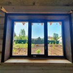 Пластиковые окна в деревянном доме - вид изнутри
